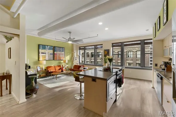 $264,000 | 915 Olive Street, Unit 1011, St. Louis, MO 63101
