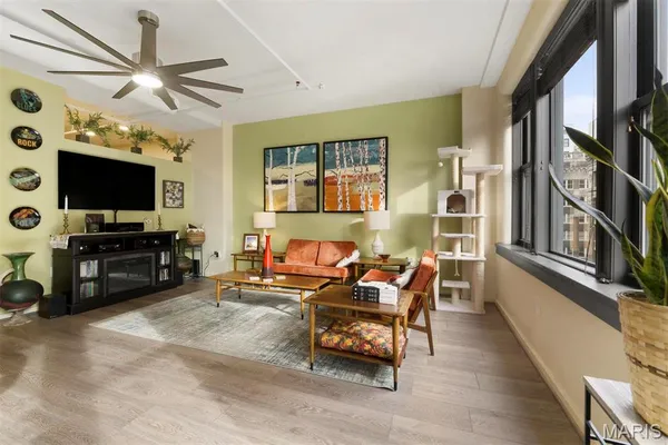 $264,000 | 915 Olive Street, Unit 1011, St. Louis, MO 63101