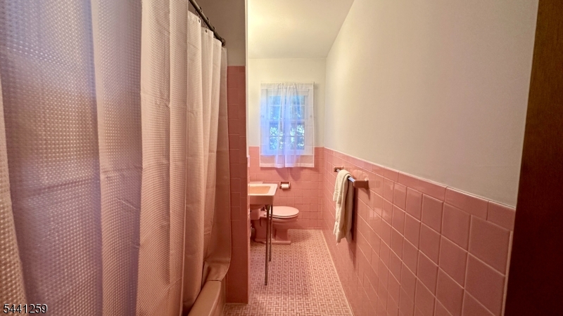 24 Valley View Road Hillside, NJ 07205 - Photo 16 of 28