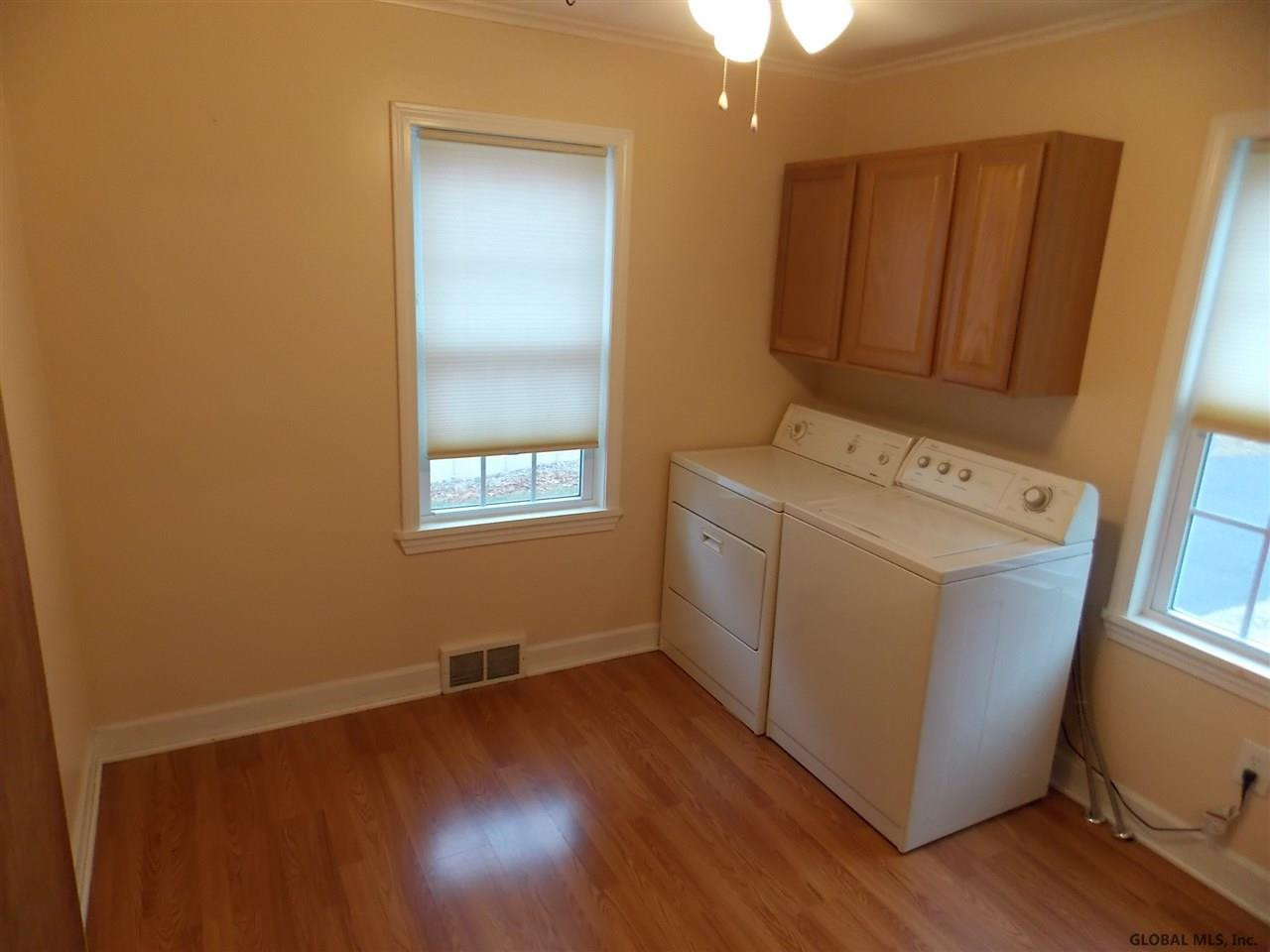 105 Central Taurus Road Schenectady, NY 12304 - Photo 13 of 23 Photo 15