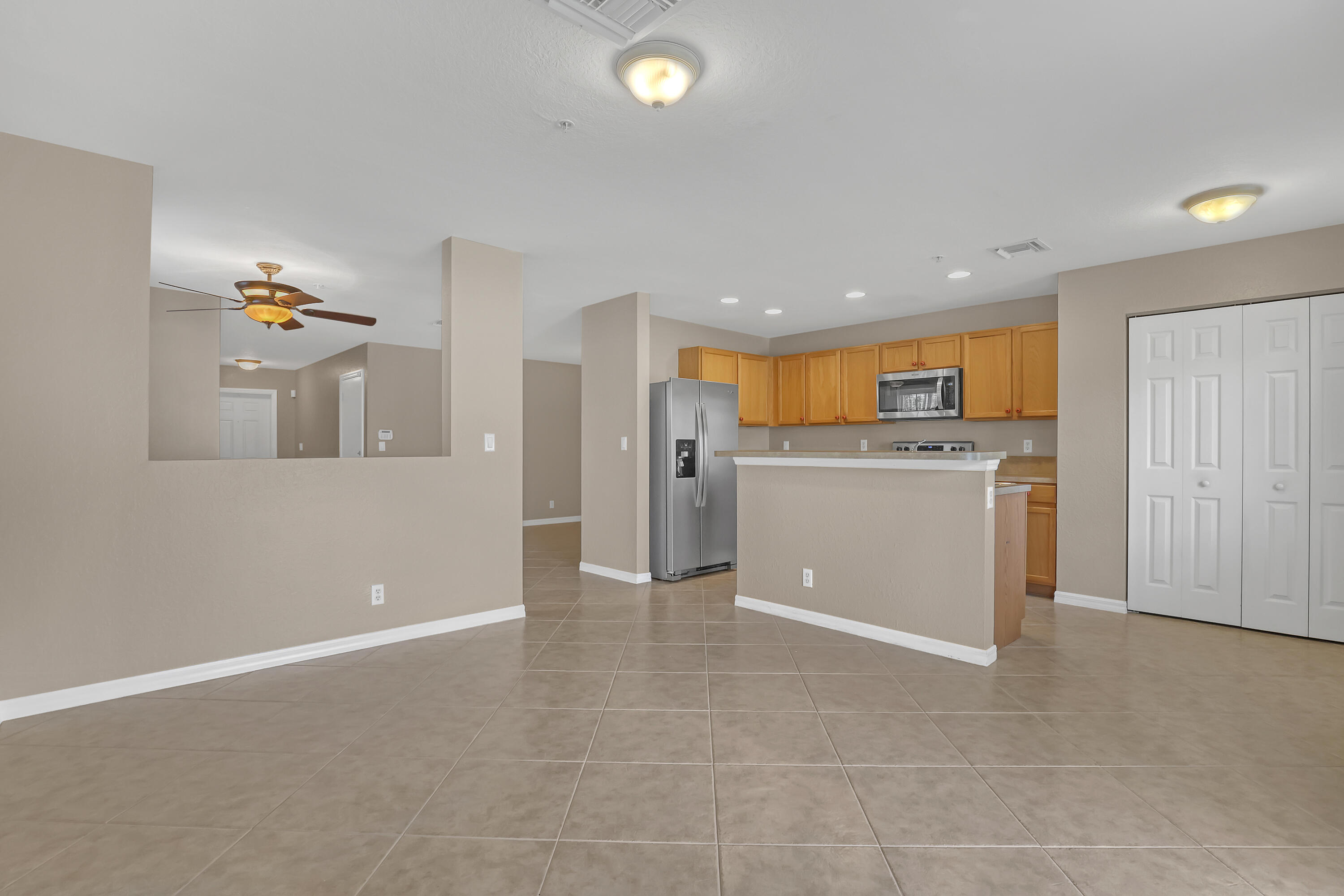 296 Southeast Bloxham Way Stuart, FL 34997 - Photo 13 of 44 296 SE Bloxham (14)