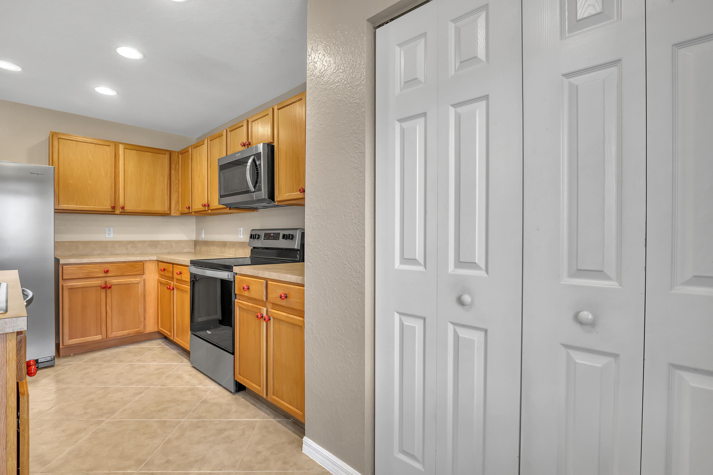 296 Southeast Bloxham Way Stuart, FL 34997 - Photo 15 of 44 296 SE Bloxham (16)