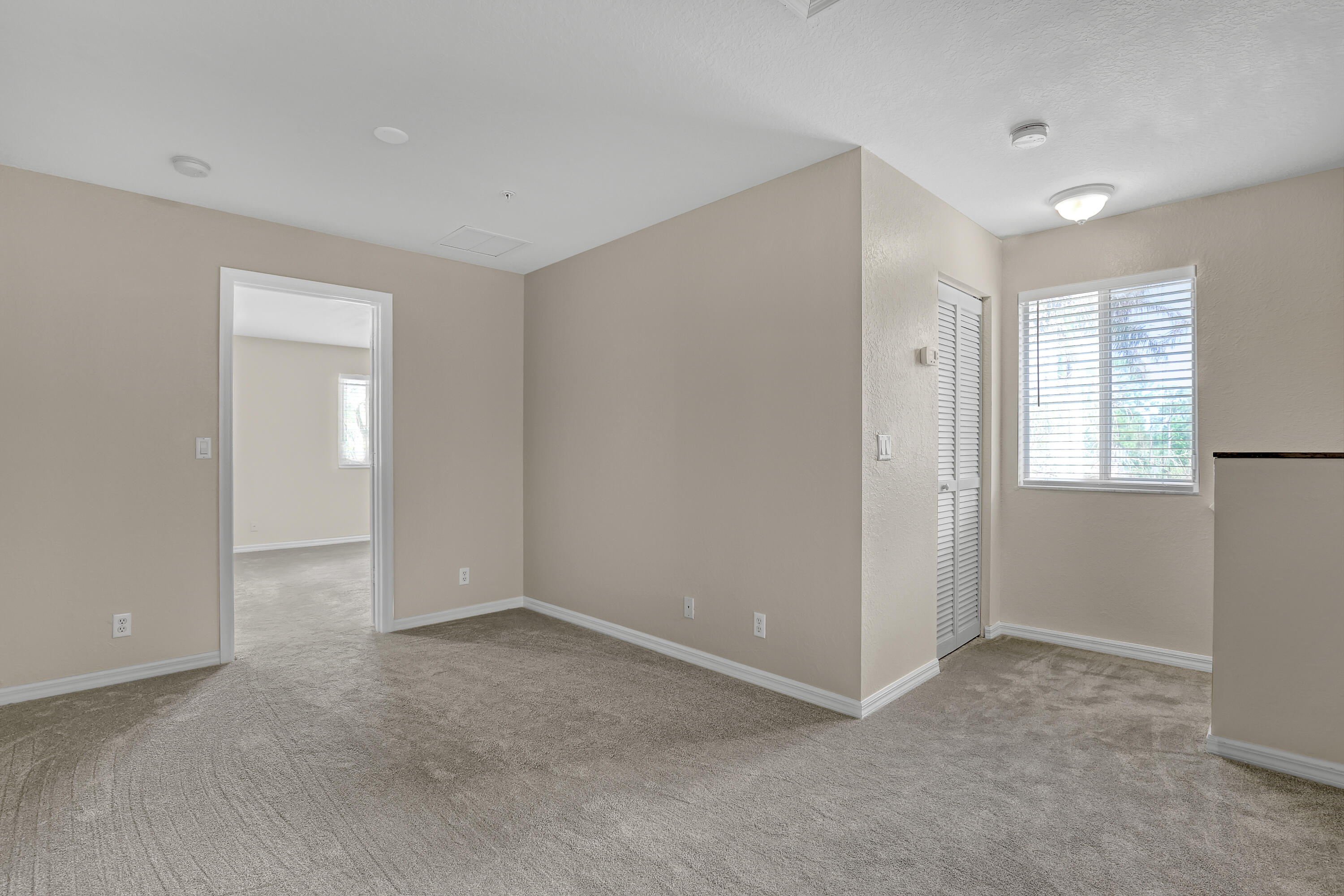 296 Southeast Bloxham Way Stuart, FL 34997 - Photo 20 of 44 296 SE Bloxham (21)