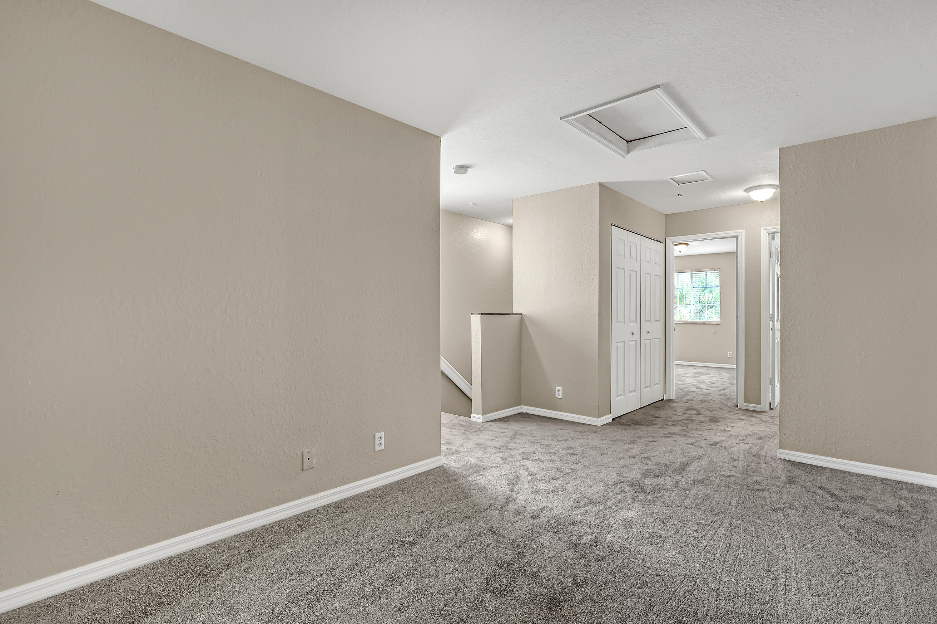 296 Southeast Bloxham Way Stuart, FL 34997 - Photo 21 of 44 296 SE Bloxham (22)