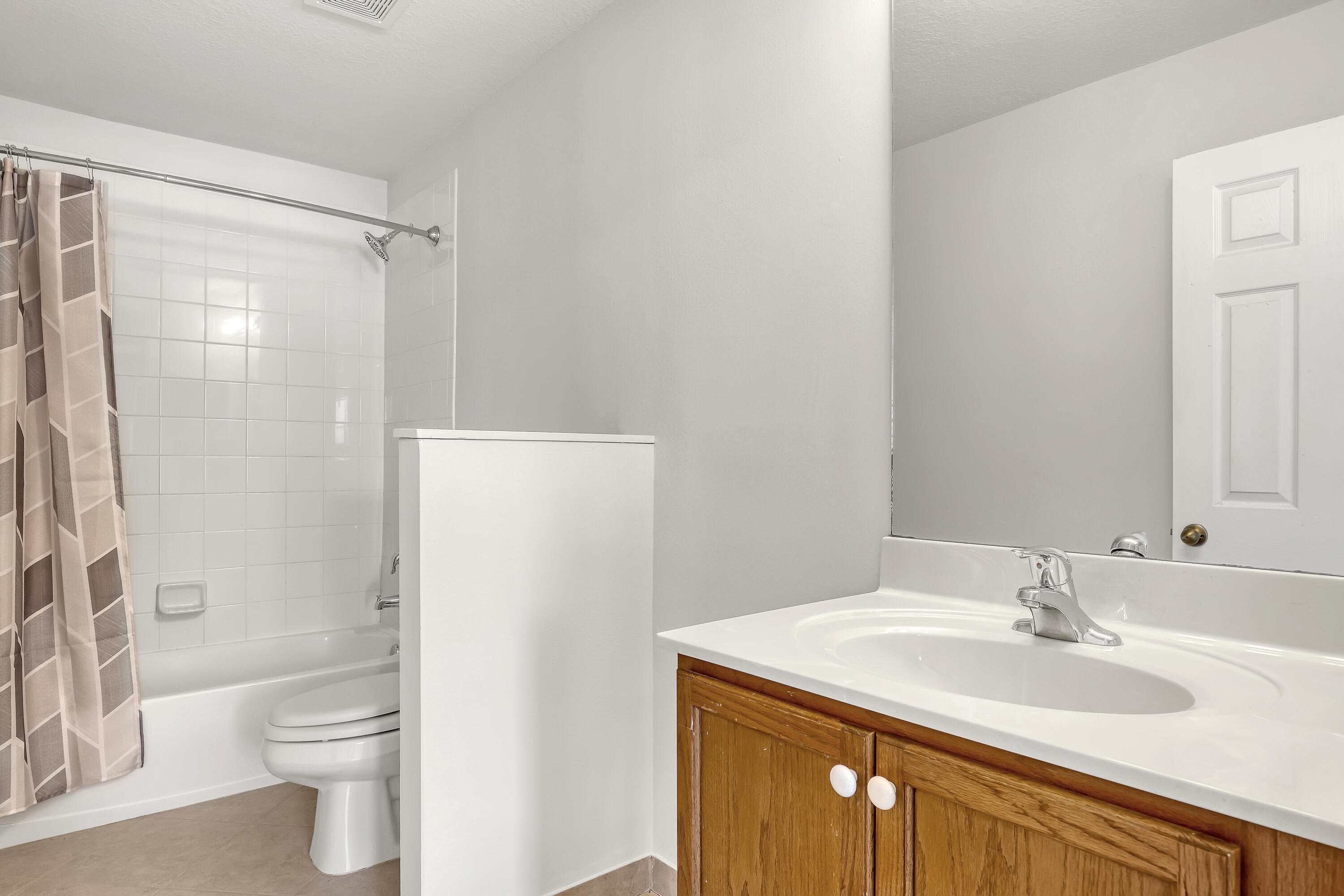 296 Southeast Bloxham Way Stuart, FL 34997 - Photo 27 of 44 296 SE Bloxham (28)