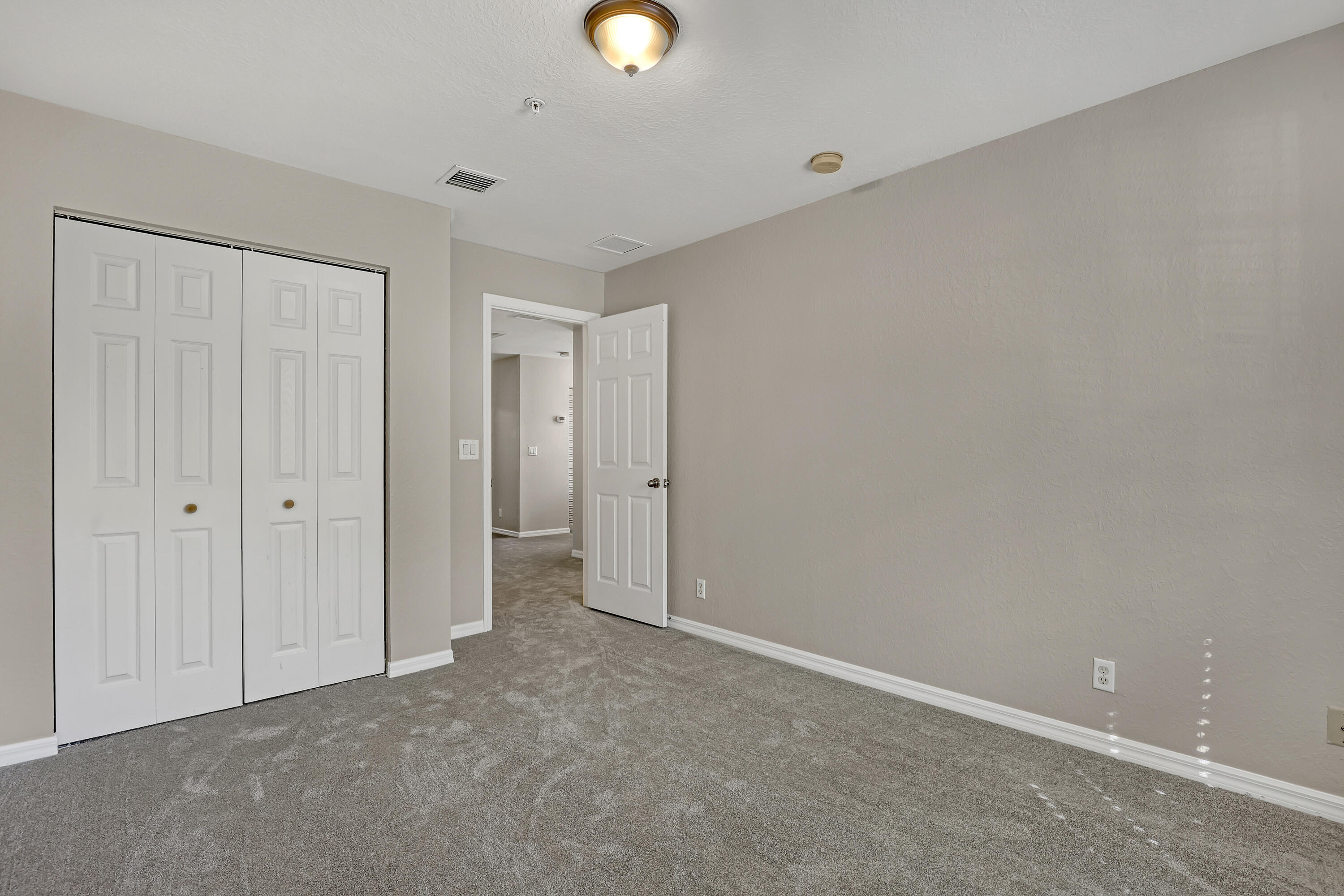 296 Southeast Bloxham Way Stuart, FL 34997 - Photo 32 of 44 296 SE Bloxham (33)