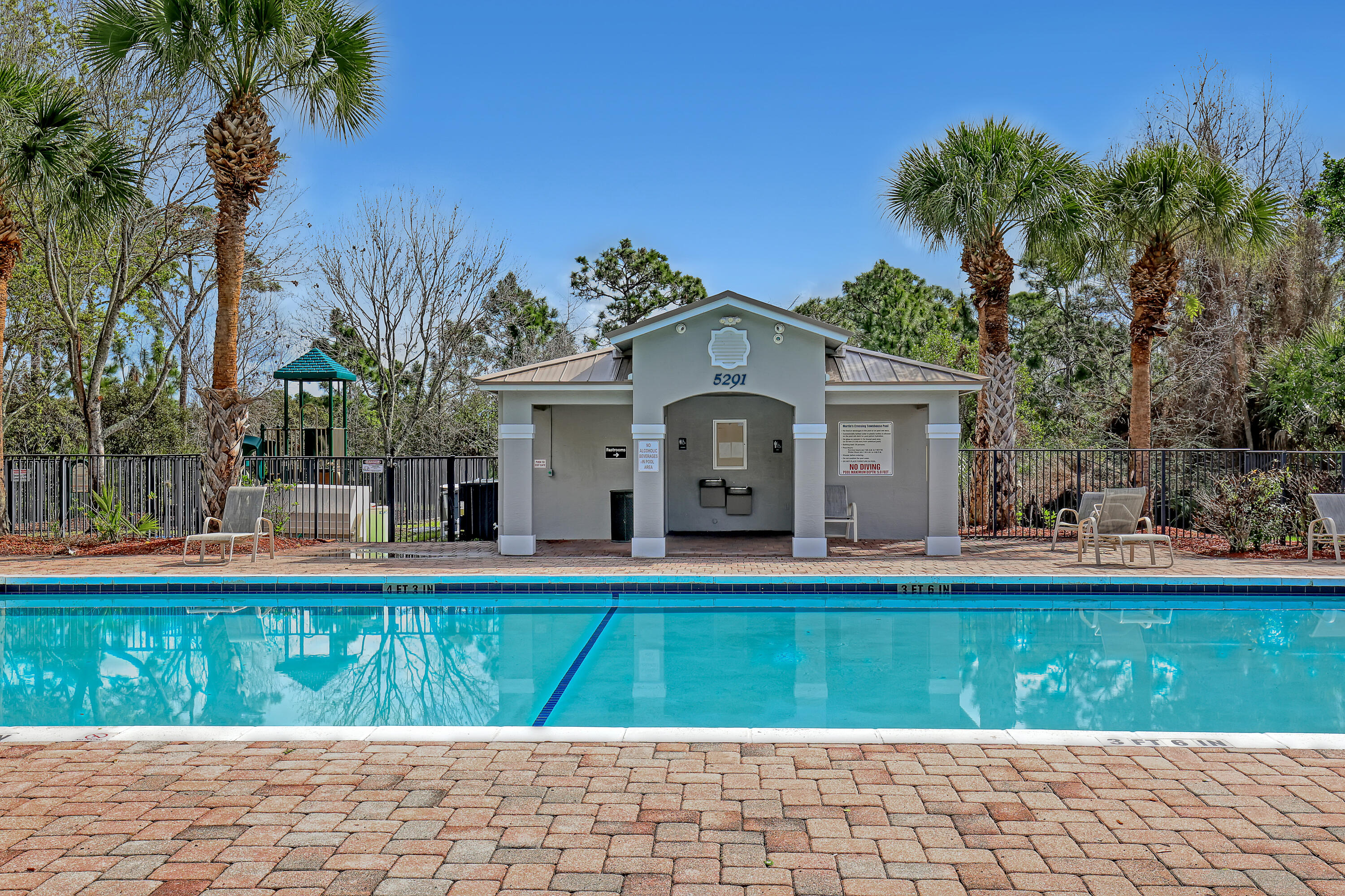 296 Southeast Bloxham Way Stuart, FL 34997 - Photo 39 of 44 296 SE Bloxham (40)