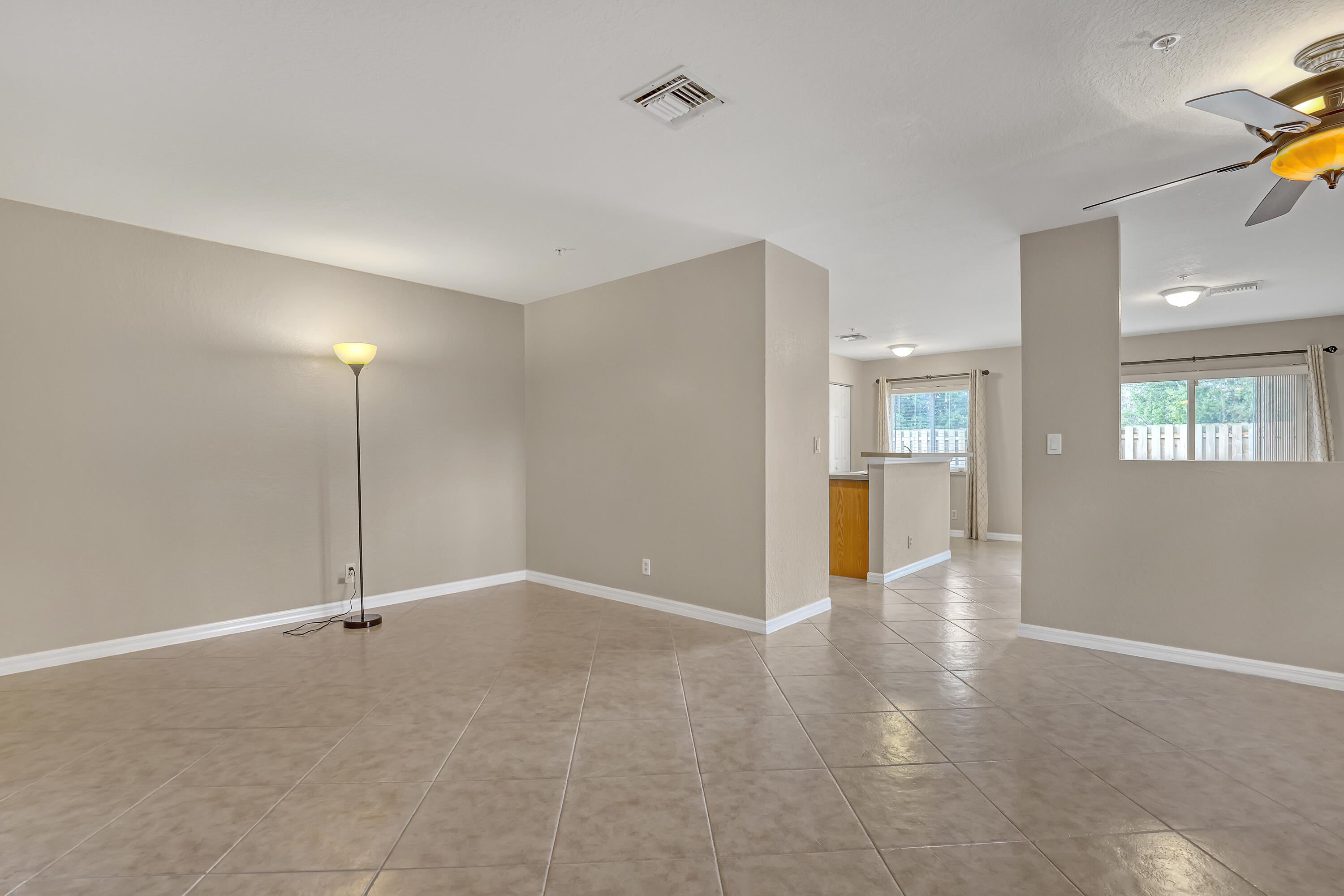 296 Southeast Bloxham Way Stuart, FL 34997 - Photo 6 of 44 296 SE Bloxham (7)