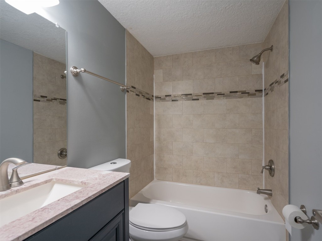 14200 Grover Road Jacksonville, FL 32226 - Photo 16 of 26 Guest Bath