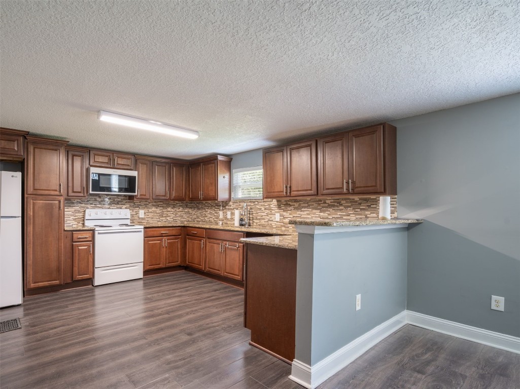 14200 Grover Road Jacksonville, FL 32226 - Photo 10 of 26 Updated kitchen