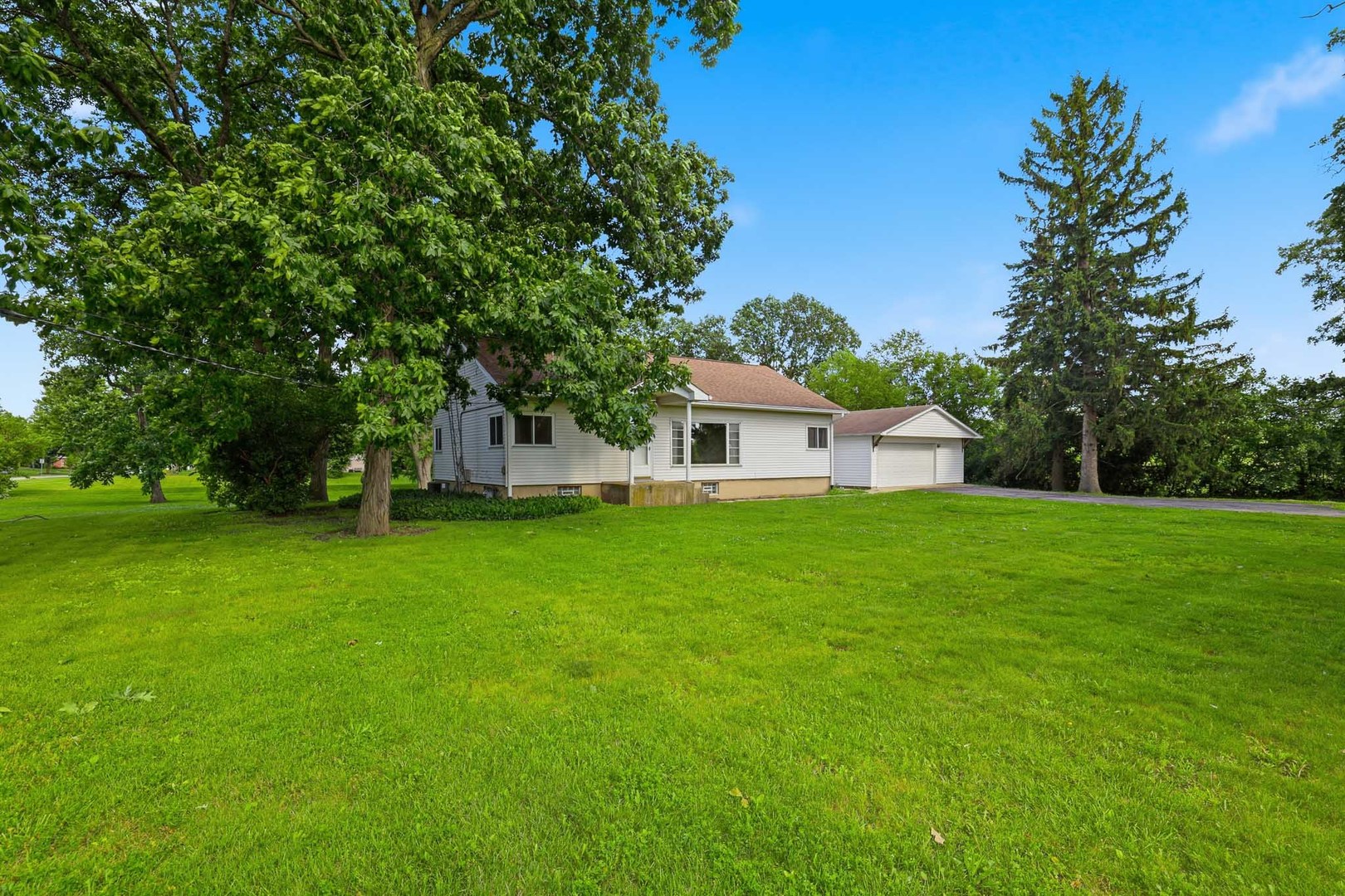 3S103 South Raddant Road Batavia, IL 60510 - Photo 4 of 43