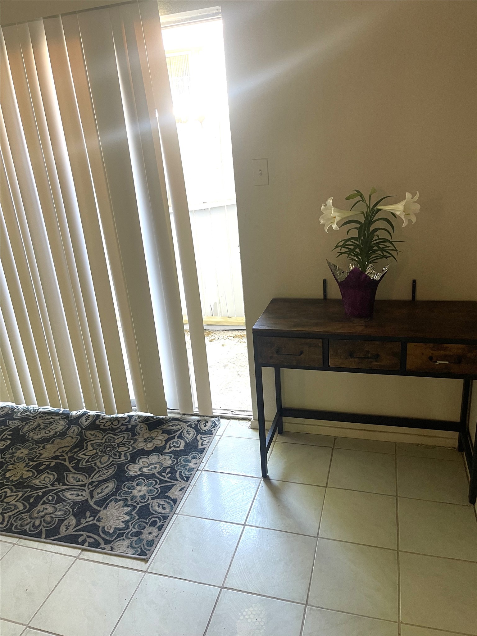 1902 West Loop, Unit A1 Austin, TX 78758 - Photo 20 of 22 a view of entryway