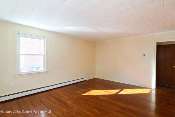 $1,950 | 156 Lampman Avenue, Unit 1, Port Ewen, NY 12466