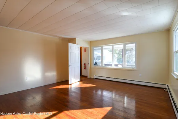 $1,950 | 156 Lampman Avenue, Unit 1, Port Ewen, NY 12466