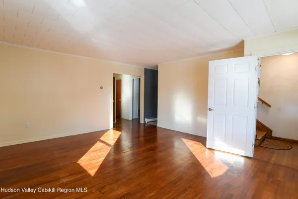 $1,950 | 156 Lampman Avenue, Unit 1, Port Ewen, NY 12466