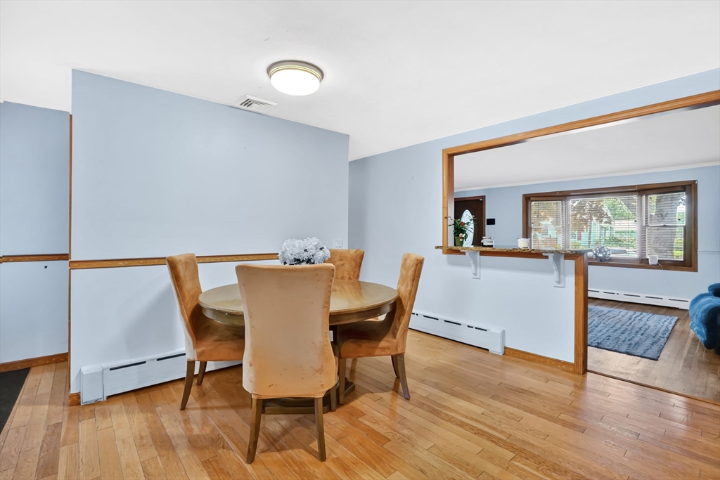 57 Tavistock Street Springfield, MA 01119 - Photo 8 of 21