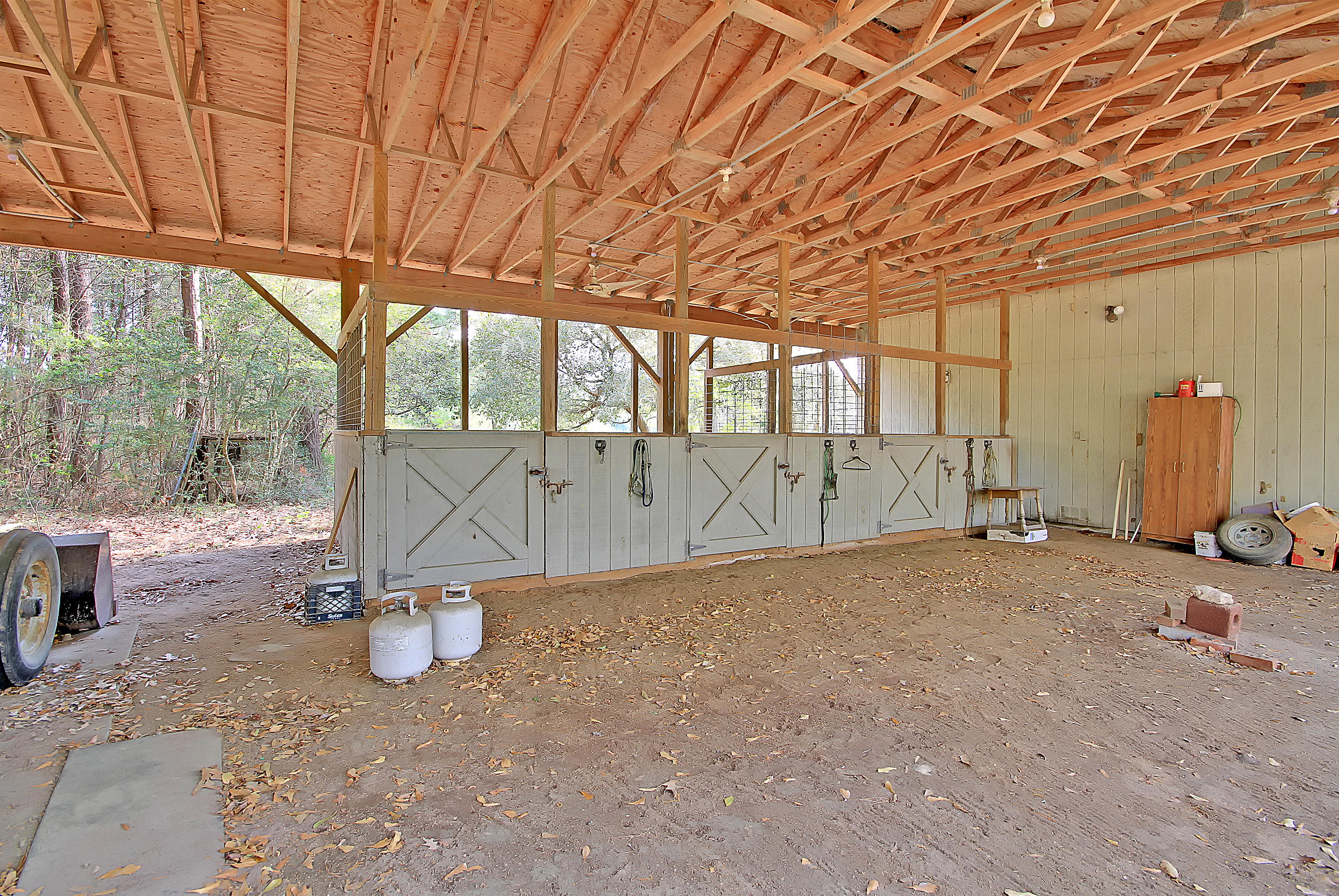 8040 White Point Road Hollywood, SC 29449 - Photo 14 of 49 Barn