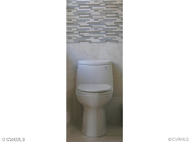 2901 Skipton Road Richmond, VA 23225 - Photo 10 of 21 Master Bath - This beautiful one piece Toto Toilet