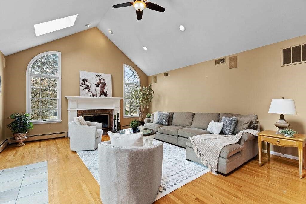 2 Ellingson Road Bedford, MA 01730 - Photo 12 of 37