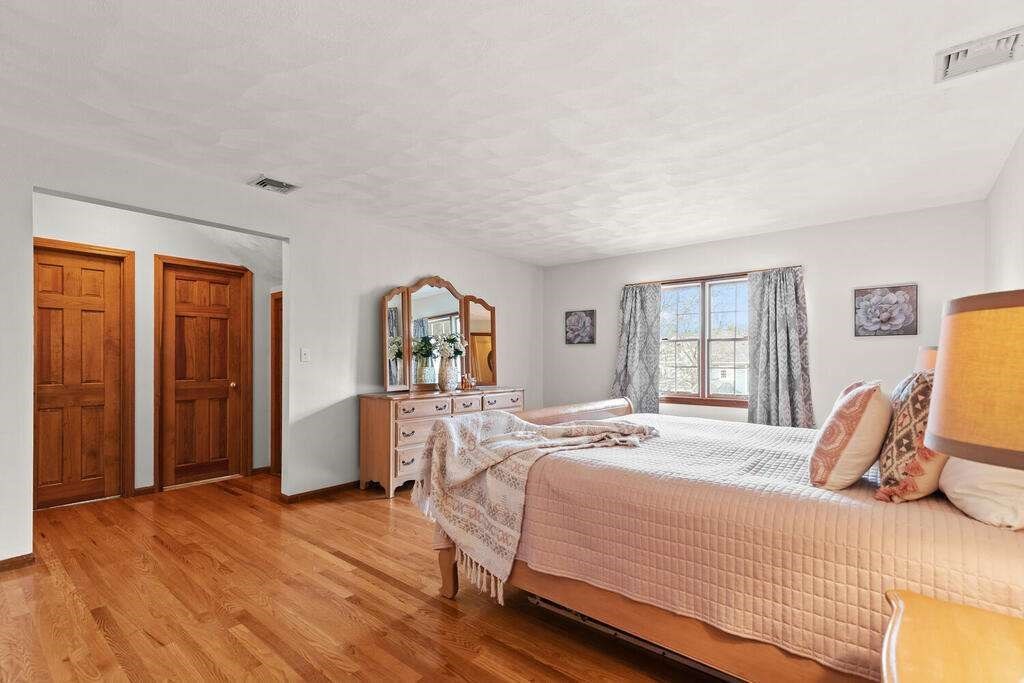 2 Ellingson Road Bedford, MA 01730 - Photo 19 of 37