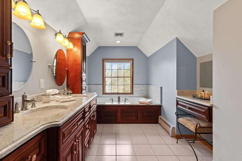 2 Ellingson Road Bedford, MA 01730 - Photo 21 of 37
