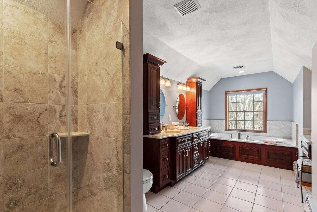 2 Ellingson Road Bedford, MA 01730 - Photo 22 of 37