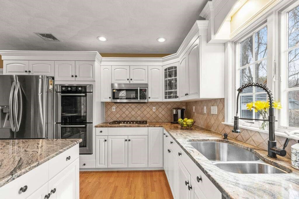 2 Ellingson Road Bedford, MA 01730 - Photo 8 of 37