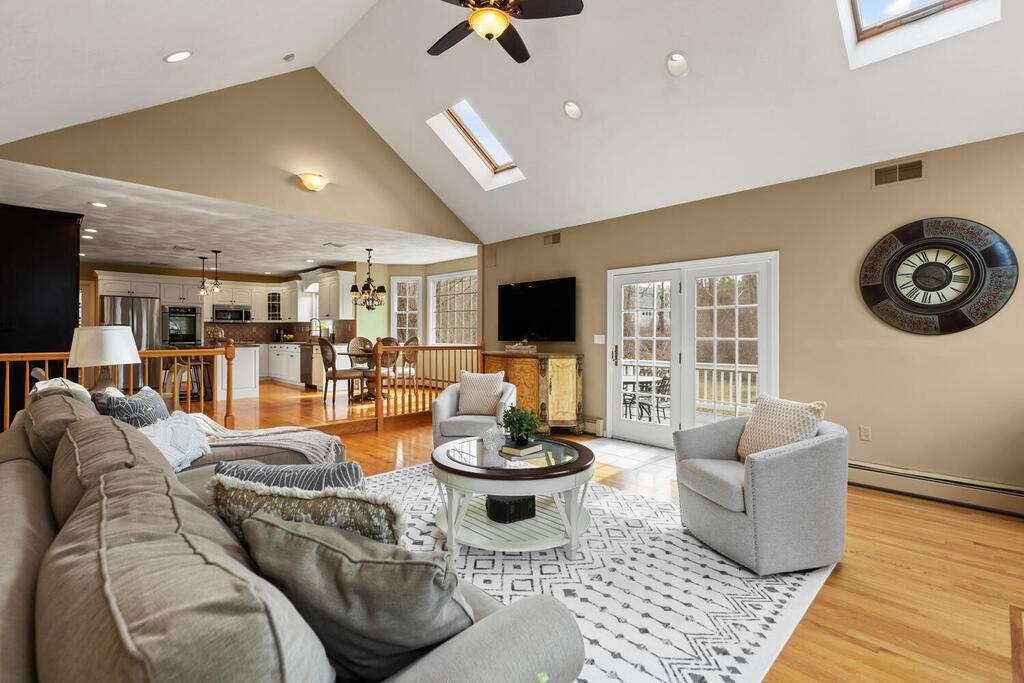 2 Ellingson Road Bedford, MA 01730 - Photo 10 of 37