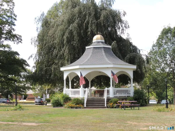 $675,000 | 34 Jockey Hollow Road, Monroe, CT 06468