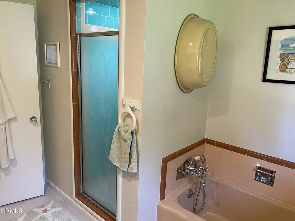 31400 Sherwood Road Fort Bragg, CA 95437 - Photo 33 of 55 a bathroom with a tub and a sink