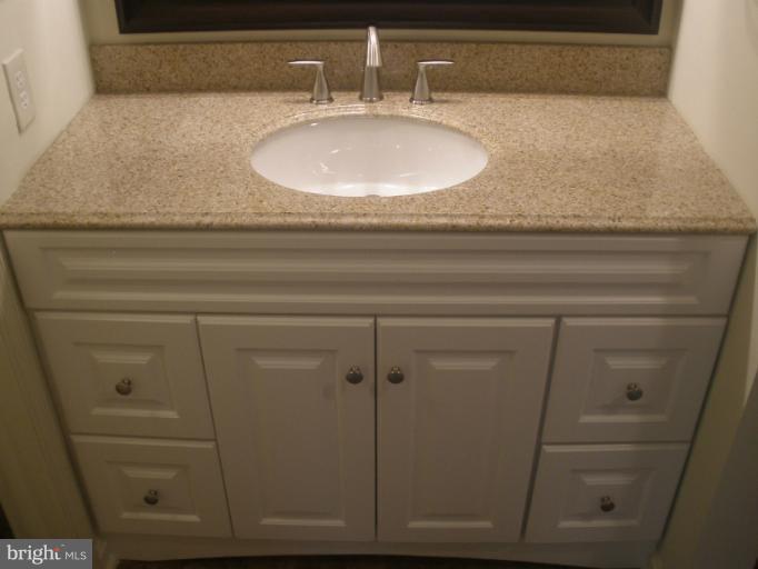 4910 Columbia Road, Unit 4 Columbia, MD 21044 - Photo 17 of 29 Bath (Master)