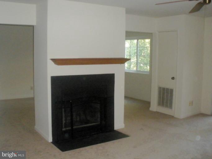 4910 Columbia Road, Unit 4 Columbia, MD 21044 - Photo 5 of 29 Family Room