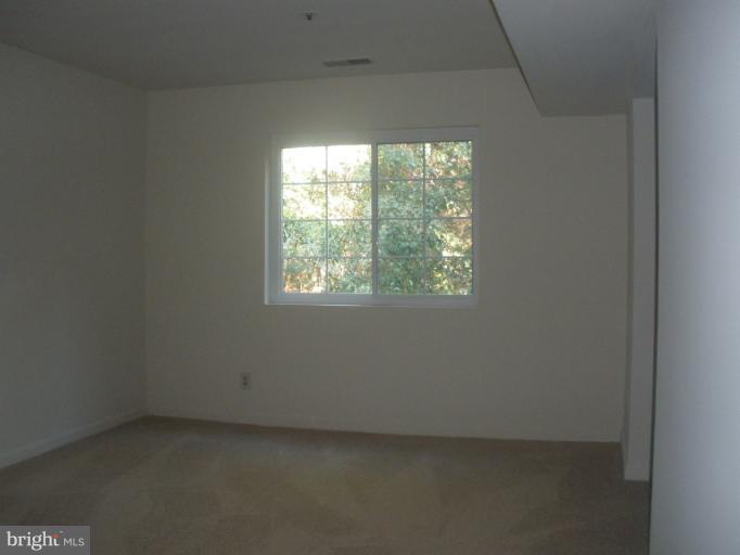 4910 Columbia Road, Unit 4 Columbia, MD 21044 - Photo 8 of 29 Living Room