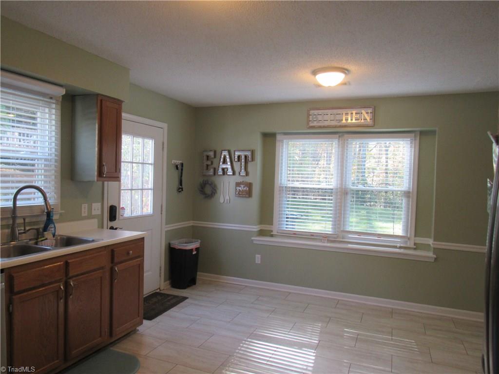 5805 Running Ridge Road Greensboro, NC 27407 - Photo 11 of 26 Gallery Image 11