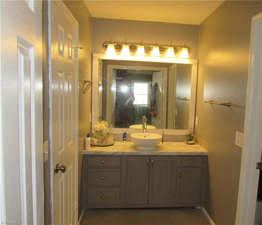 5805 Running Ridge Road Greensboro, NC 27407 - Photo 16 of 26 Gallery Image 16