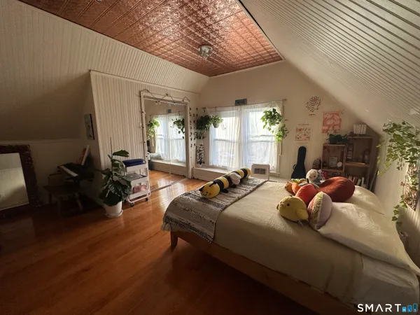 $2,300 | 345 Main Street, Wallingford, CT 06492