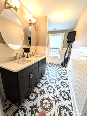 $2,300 | 345 Main Street, Wallingford, CT 06492