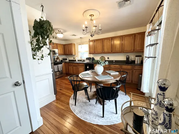 $2,300 | 345 Main Street, Wallingford, CT 06492