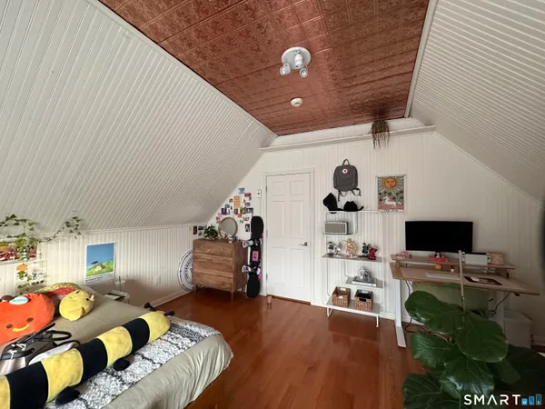 $2,300 | 345 Main Street, Wallingford, CT 06492