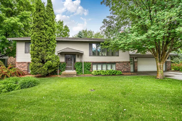 $575,000 | 17336 Floral View Court, Cold Spring, MN 56320