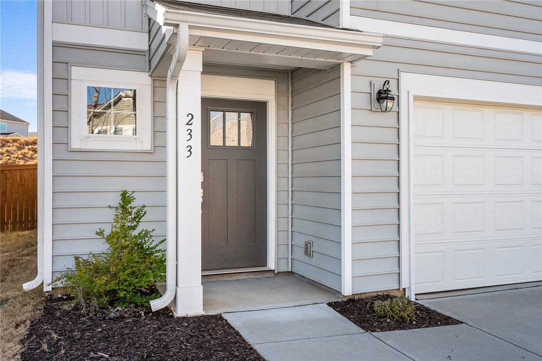 233 Anna Gray Circle Easley, SC 29640 - Photo 4 of 47