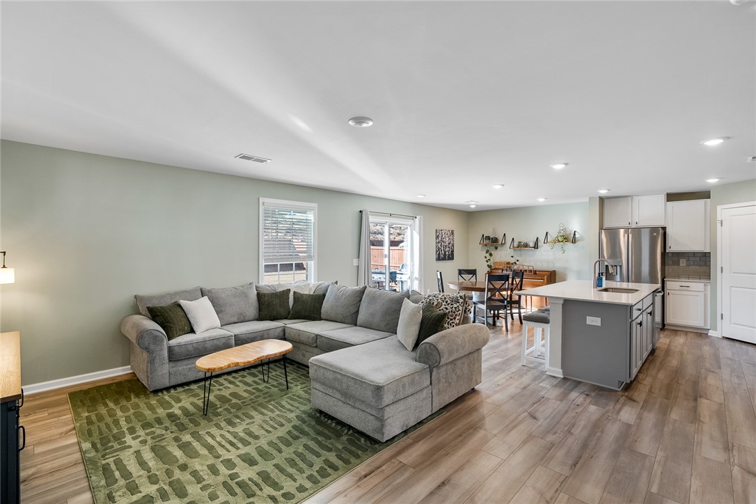 233 Anna Gray Circle Easley, SC 29640 - Photo 8 of 47