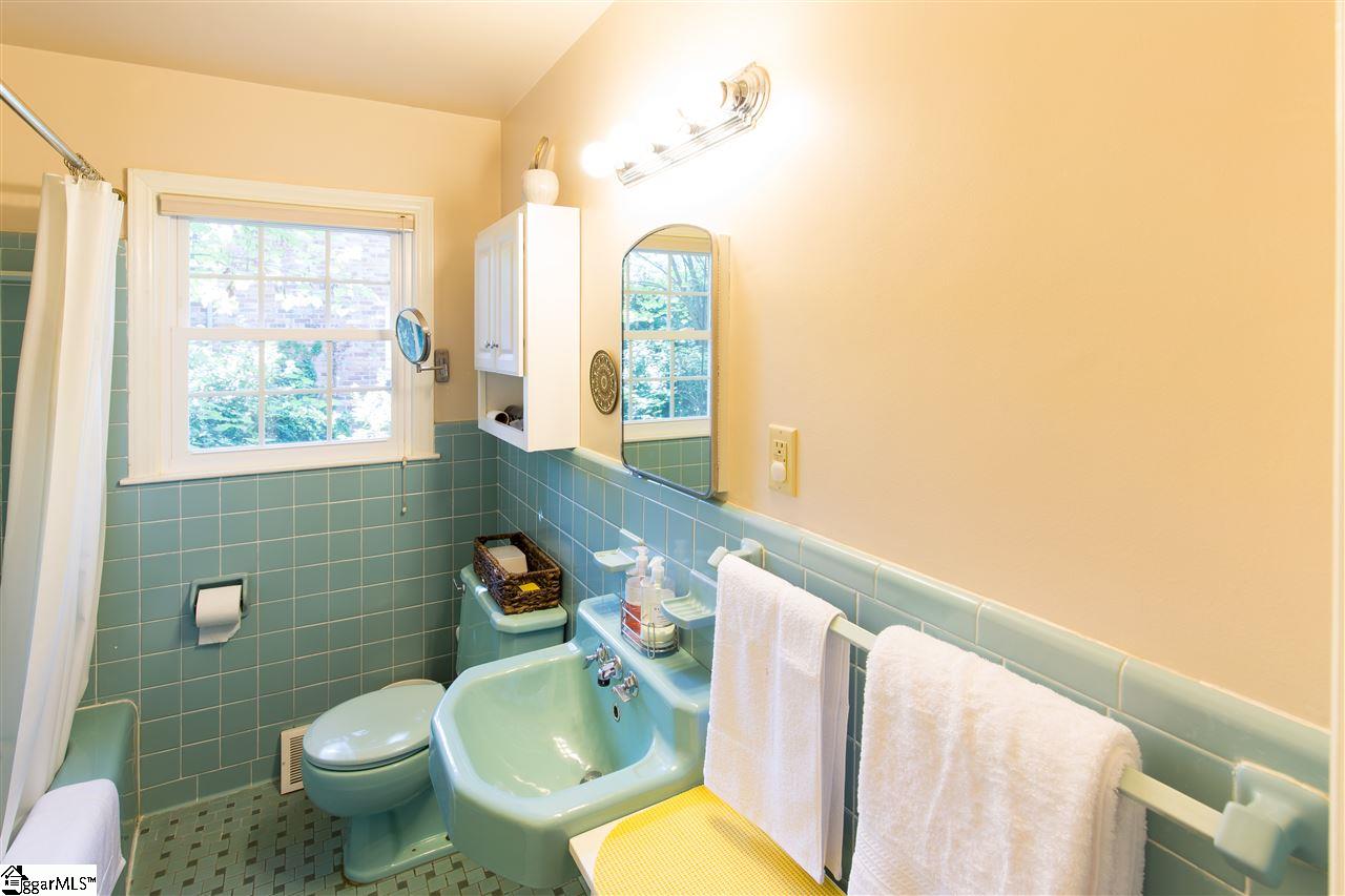147 Lullwater Road Greenville, SC 29607 - Photo 12 of 19 Gallery Image 12