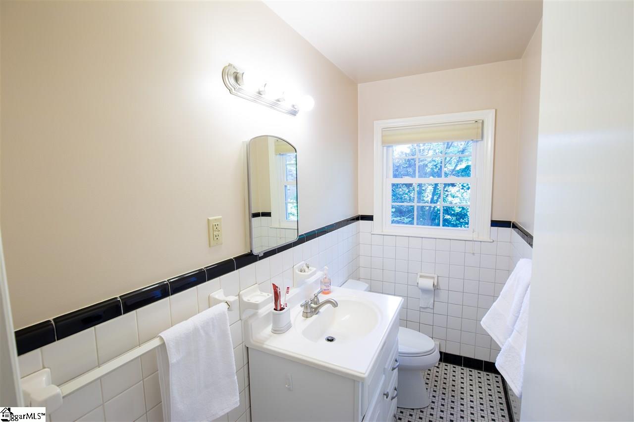 147 Lullwater Road Greenville, SC 29607 - Photo 9 of 19 Gallery Image 9