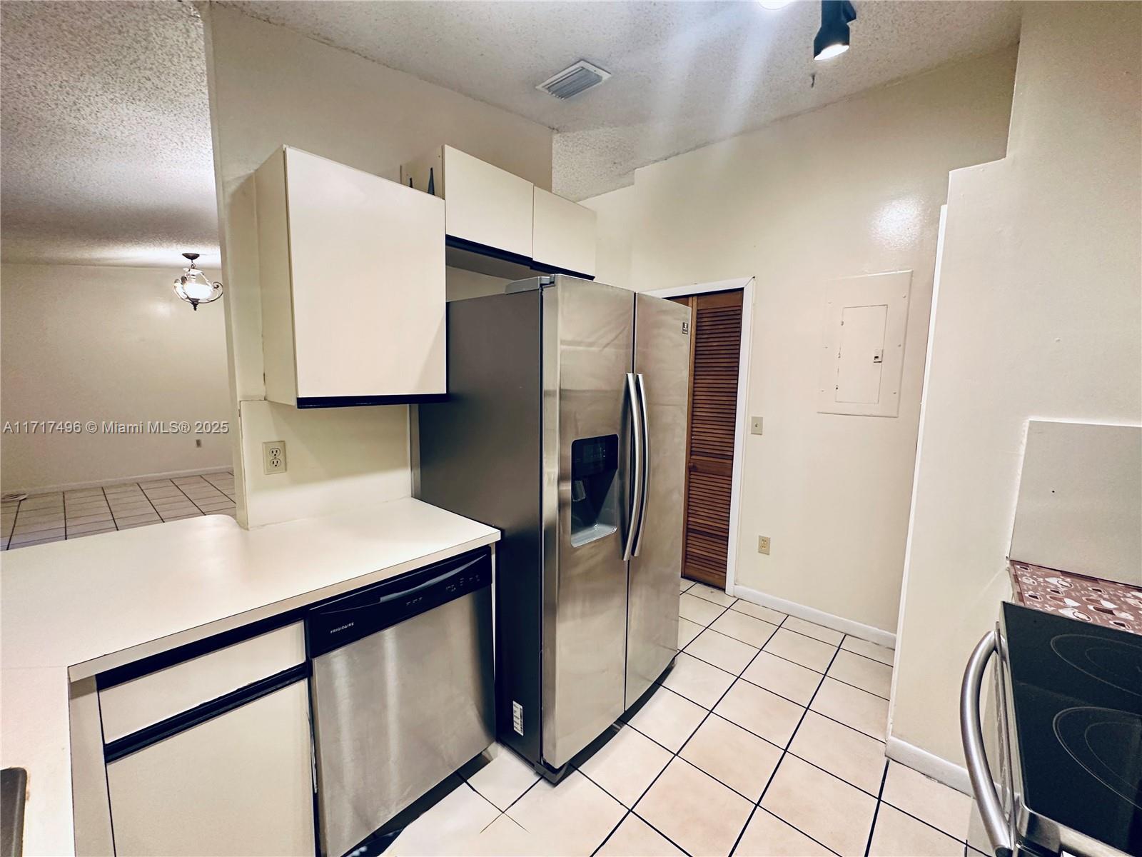 13465 Southwest 62nd Street, Unit 4 Miami, FL 33183 - Photo 8 of 20