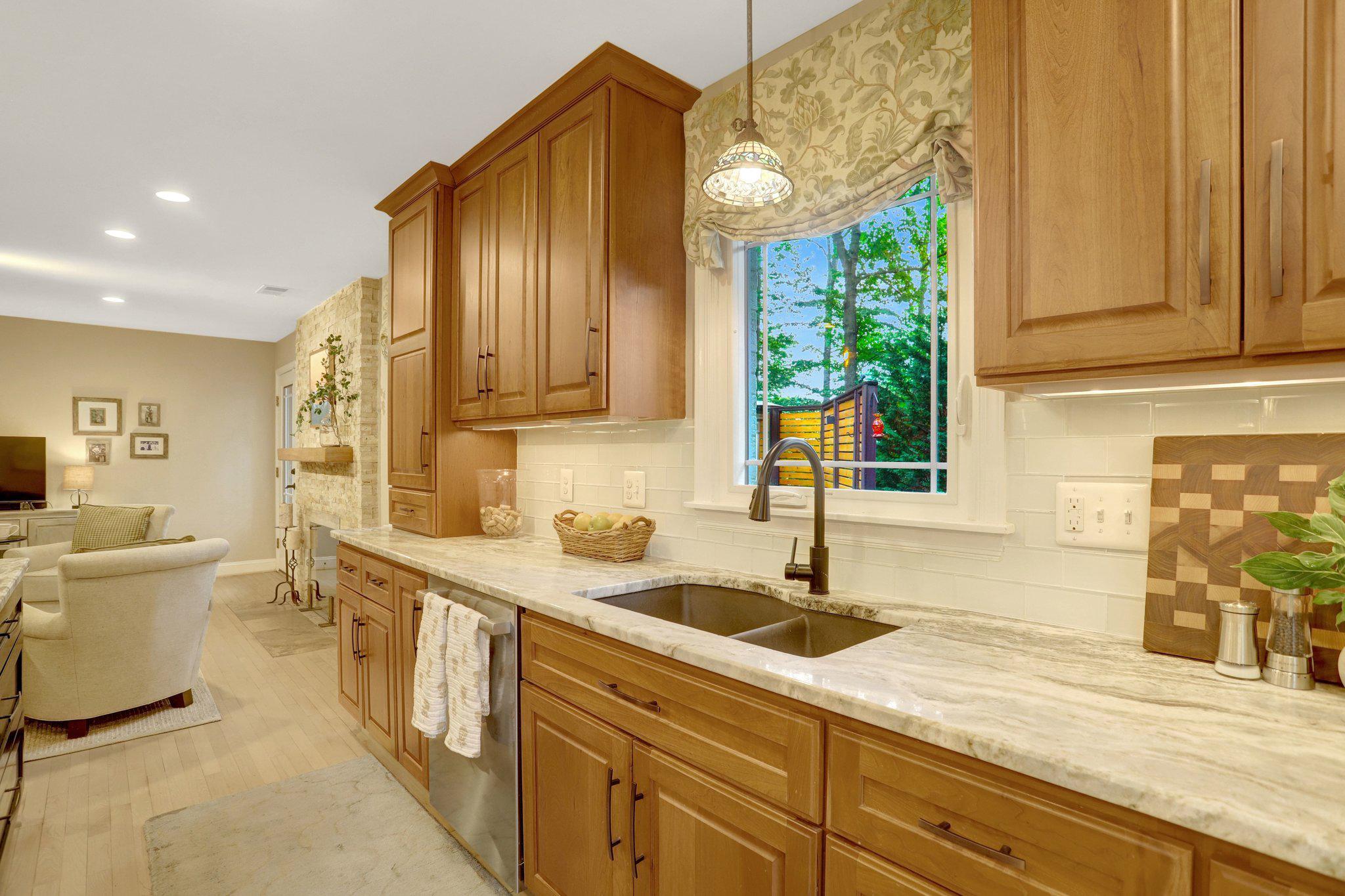7506 Oriole Avenue Springfield, VA 22150 - Photo 16 of 67 Kitchen