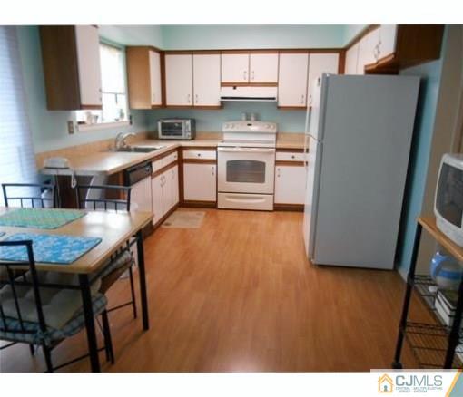 652 B Ardmore Road Monroe Township, NJ 08831 - Photo 2 of 9 Gallery Image 2