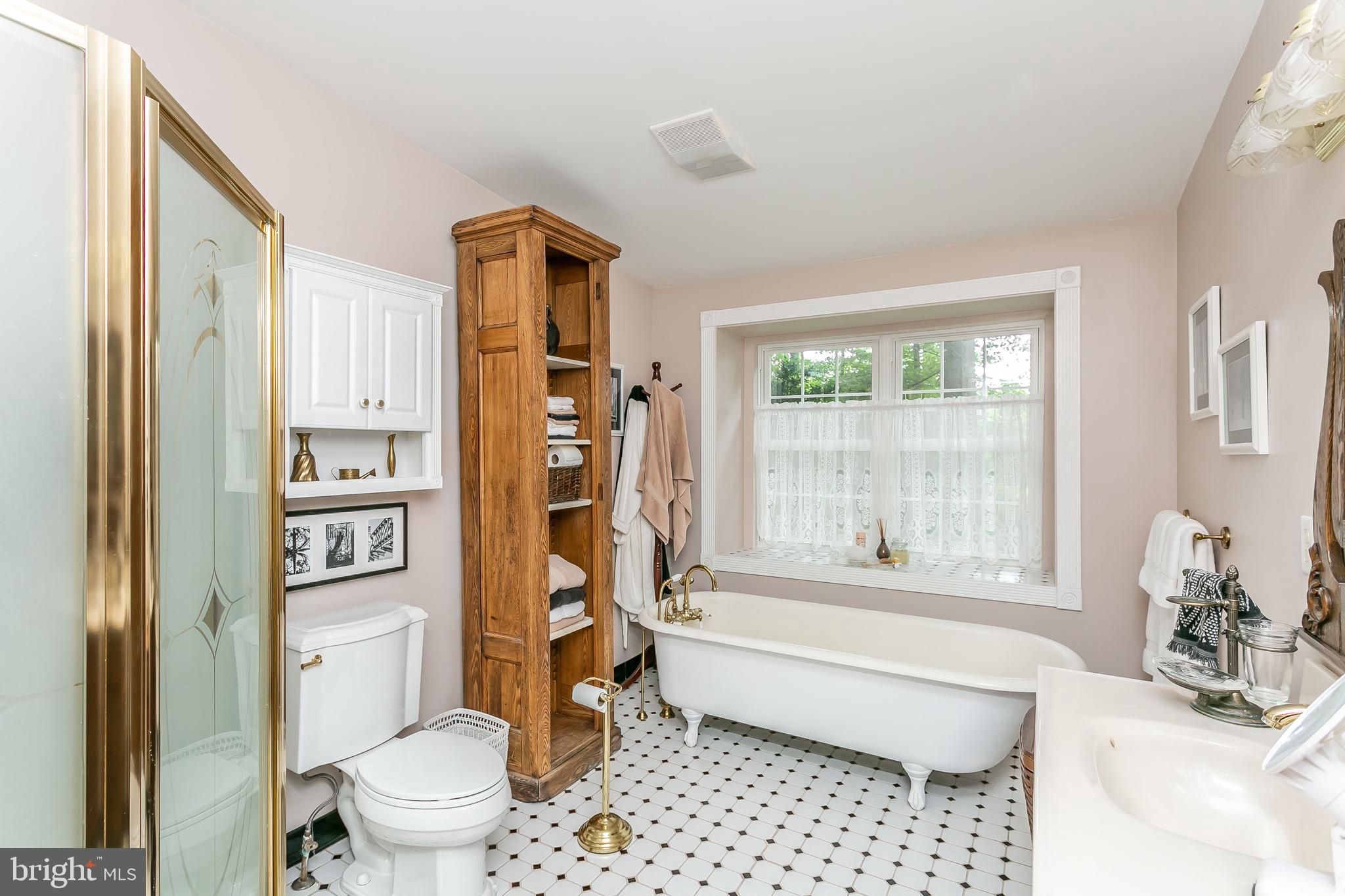 1701 Parkvue Road Fallston, MD 21047 - Photo 11 of 59 GREAT SIZE BATHROOM