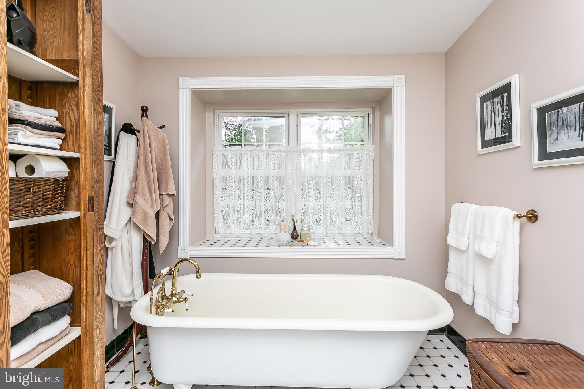 1701 Parkvue Road Fallston, MD 21047 - Photo 9 of 59 SOAKING TUB