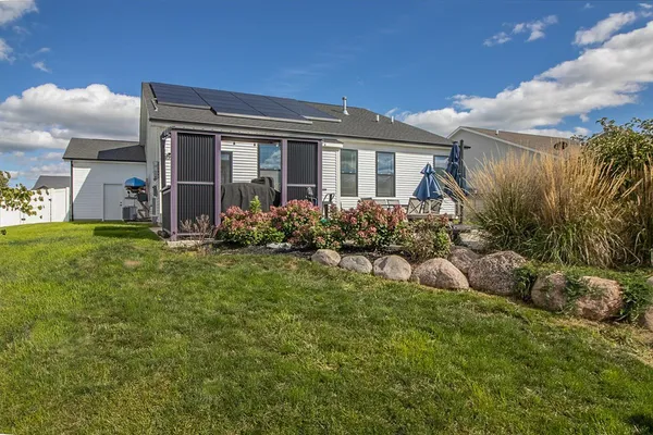 $418,000 | 1005 Joel Lane, Genoa, IL 60135